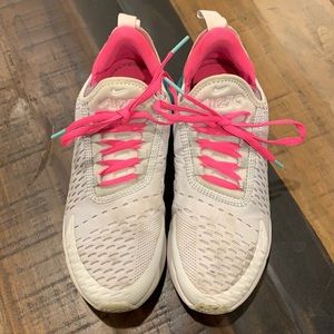 Nike Womens’ Air Max 270